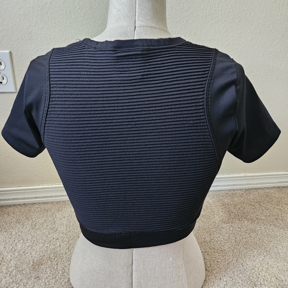 Nike Training Aeroadapt crop top in black S - Picture 2 of 9